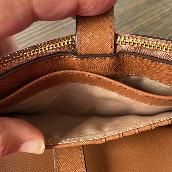 Michael Kors Jet Set Double Zip Wallet NWT - Picture 14 of 16